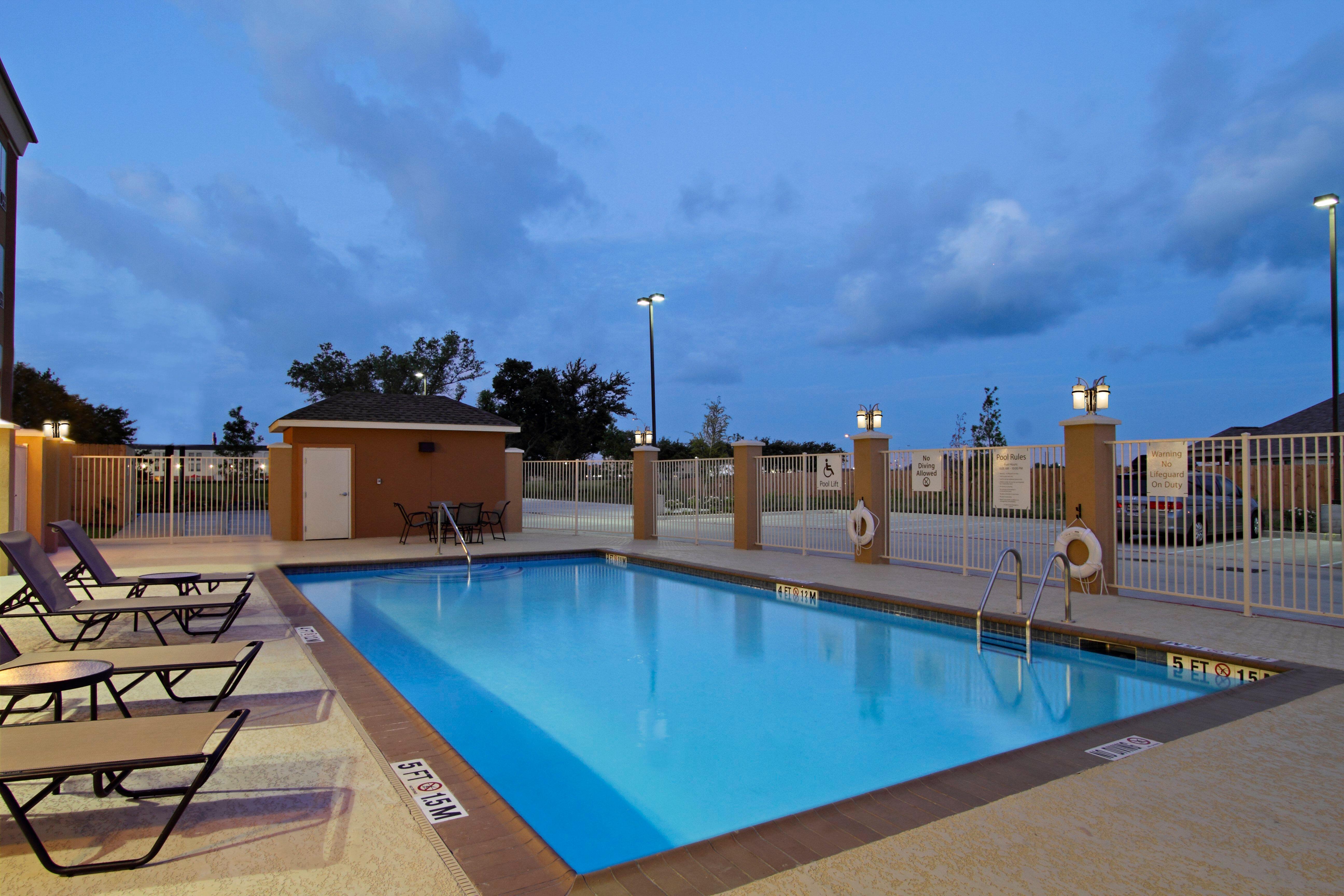 Holiday Inn Express & Suites Houston East - Baytown, An Ihg Hotel Eksteriør bilde